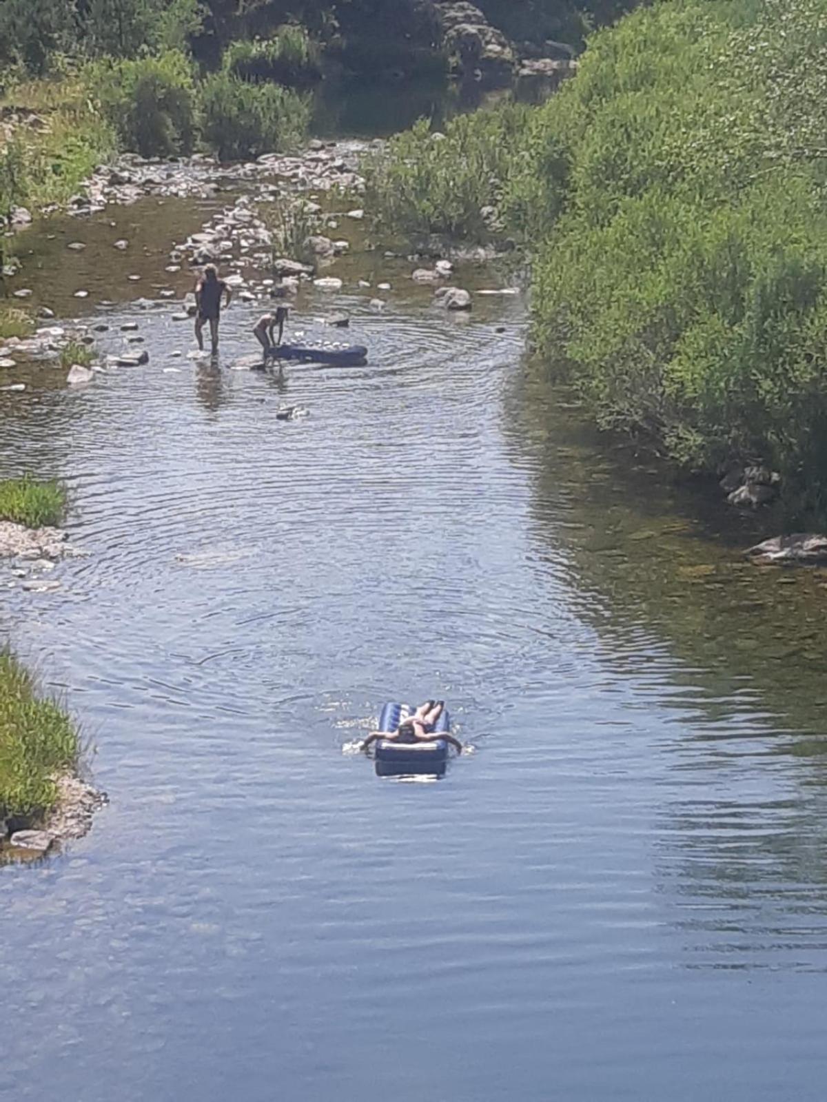 Gite En Ardeche En Face De La Riviere Usclades-et-Rieutord المظهر الخارجي الصورة